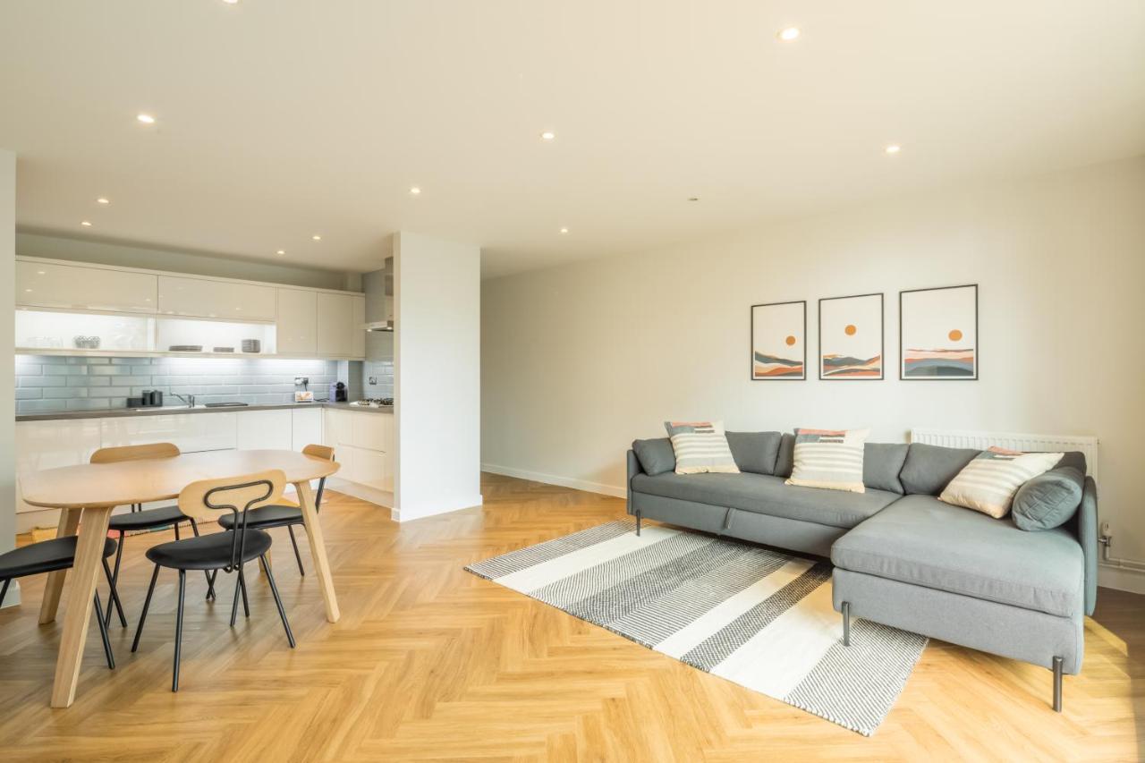 Executive 2Br Apartment Next To Station + Parking Кембридж Экстерьер фото